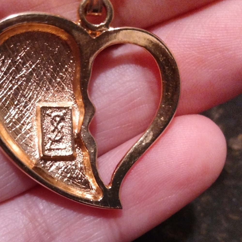 Yves Saint Laurent Gold Textured Heart Necklace - Picture 3 of 8
